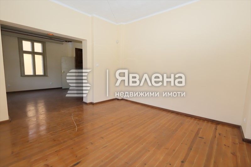 Продава се Четиристаен апартамент в София, Докторски паметник - 150 кв.м за 4334 €/кв.м - Снимка #1