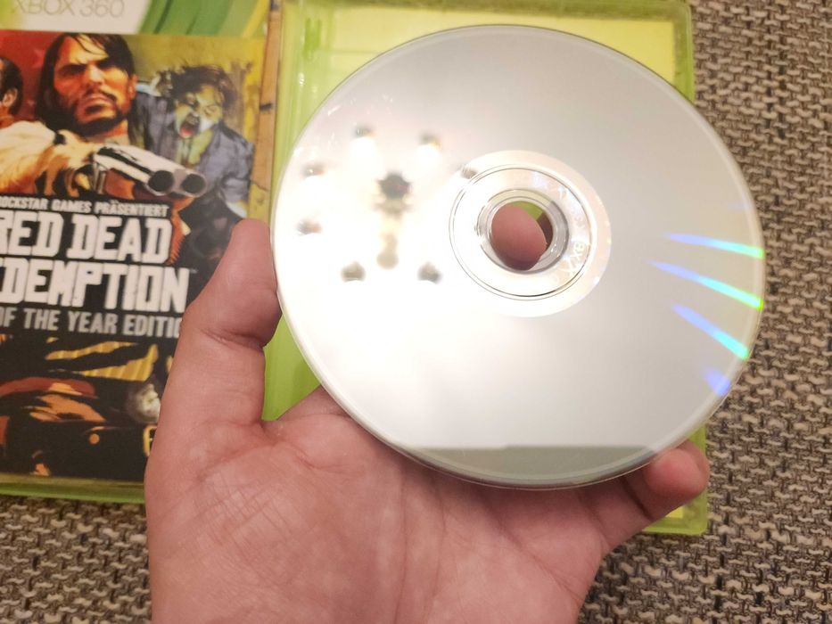 Red Dead Redemption Game of the Year Edition si COD MW2 pt Xbox 360