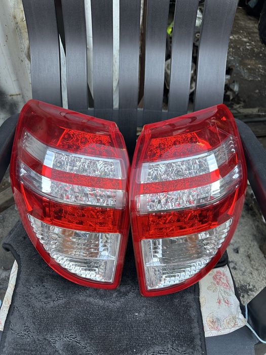 Задние фонари на Toyota RAV 4