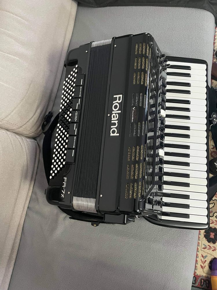 Acordeon Roland Fr7x