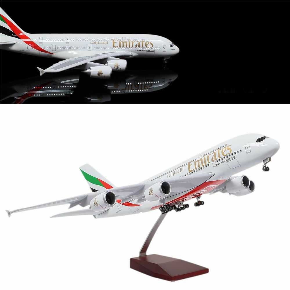 Модель самолета AIRBUS A380 EMIRATES, С LED подсветкой, масштаб 1/160