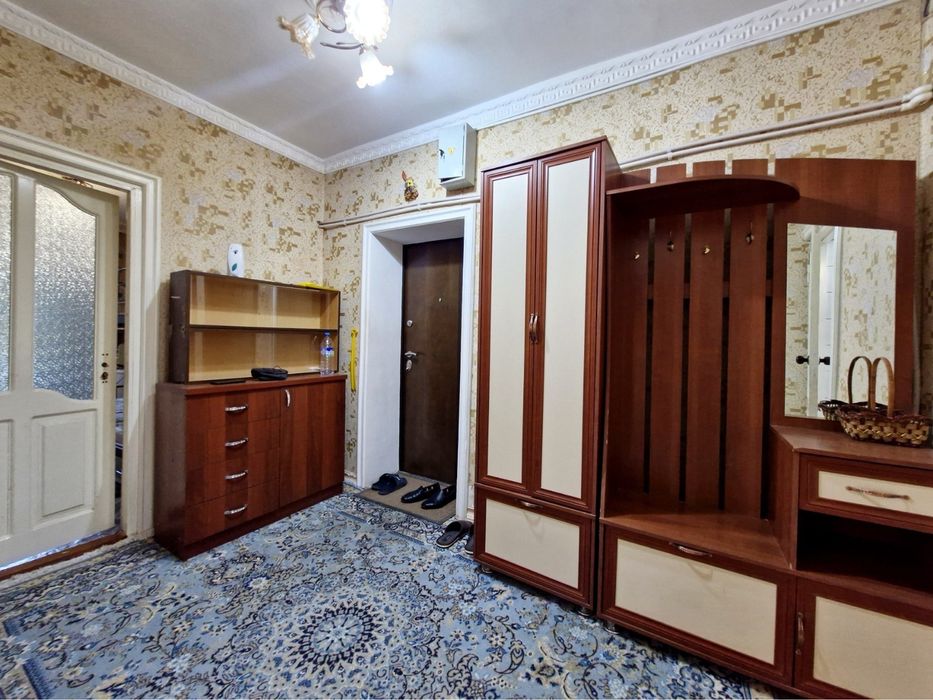 Продается срочно 2 переделанная в 3-х комнатную квартира 77 серия