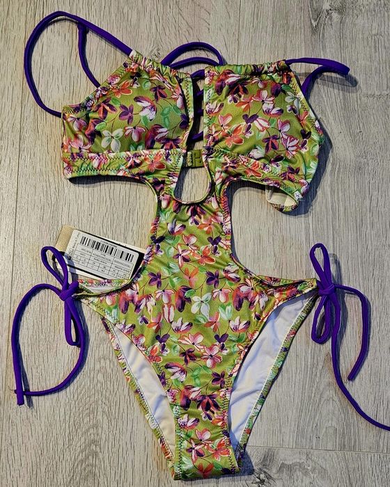 Vand costum de baie nou Trendyol