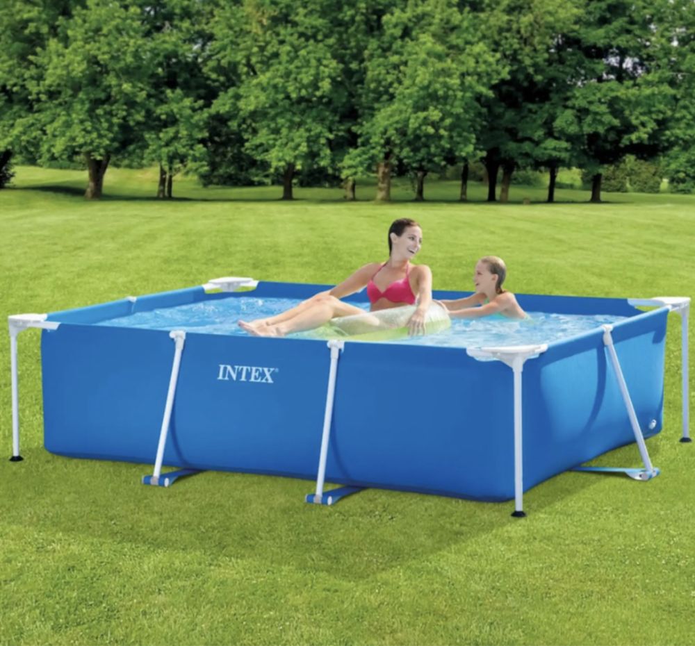 Vand piscina cu cadru metalic