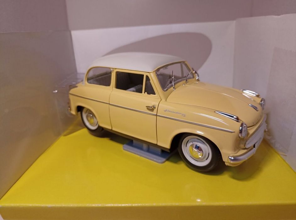 Lloyd Alexander TS 
Scara 1:18
Producător Revell 
Material metal+plast