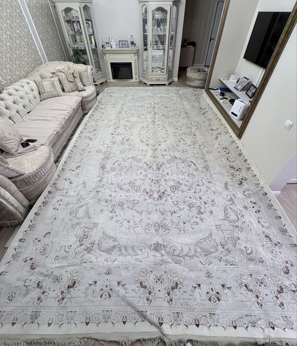 Продам турецкий ковер, размер: длина 5м, ширина 3м.