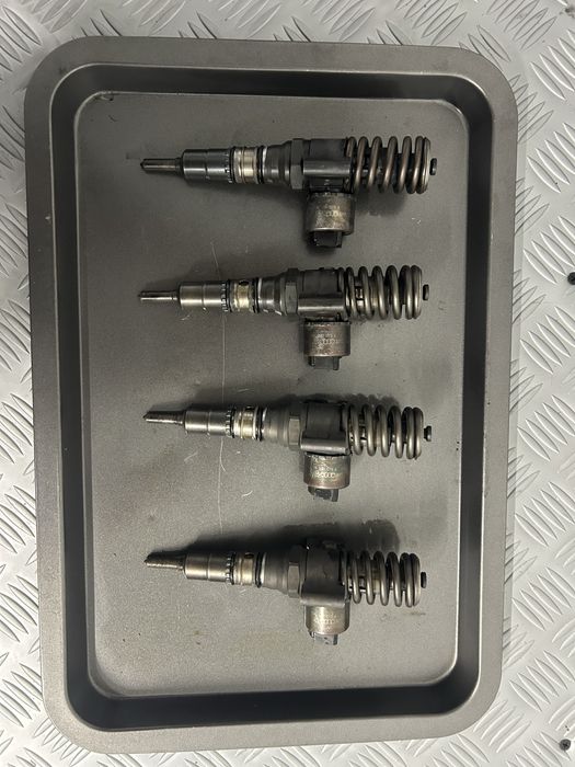 дюзи за ауди а3 голф туаран 2,0тди/audi a3 golf5 tuaran 2,0tdi bkd