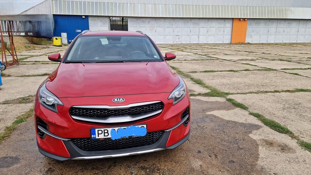 Продавам Киа Ексийт, гаранционен
