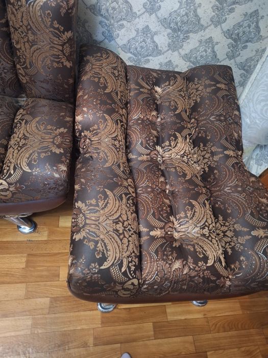 Продам диван и креслы