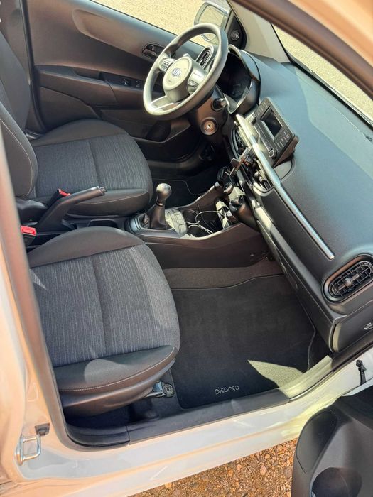 Kia impecabilă, doar 20.000 km, consum 5%, reprezentanță