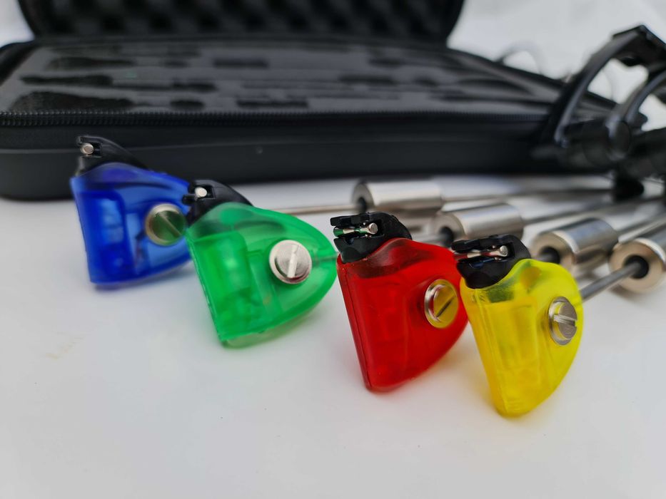 Set 4 Swingeri MKM3 cu Iluminare si Penar Transport East Shark