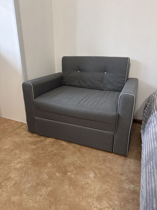 Продам кресло раздвижное, производство Россия.