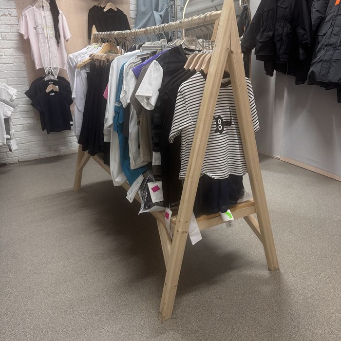 Продается вешалка для одежды