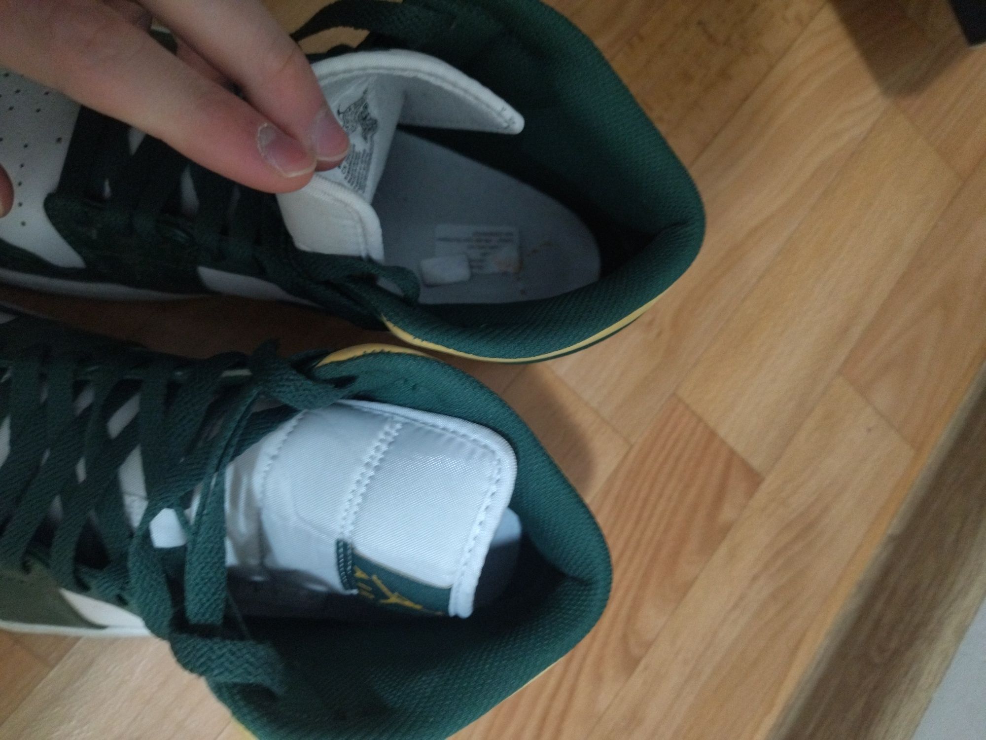 Nike Air Jordan 1 Mid кецове (чисто нови)
