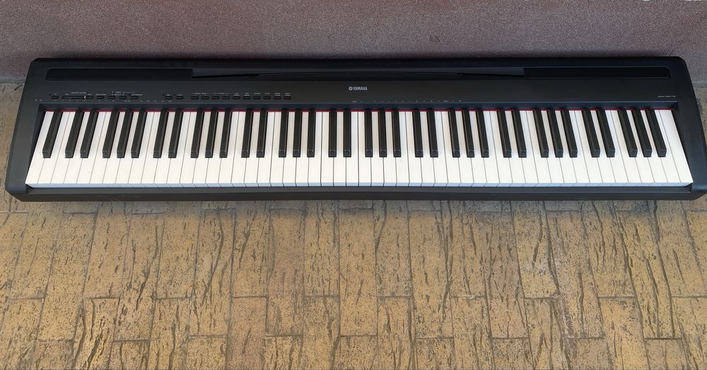 pian digital Yamaha P-95