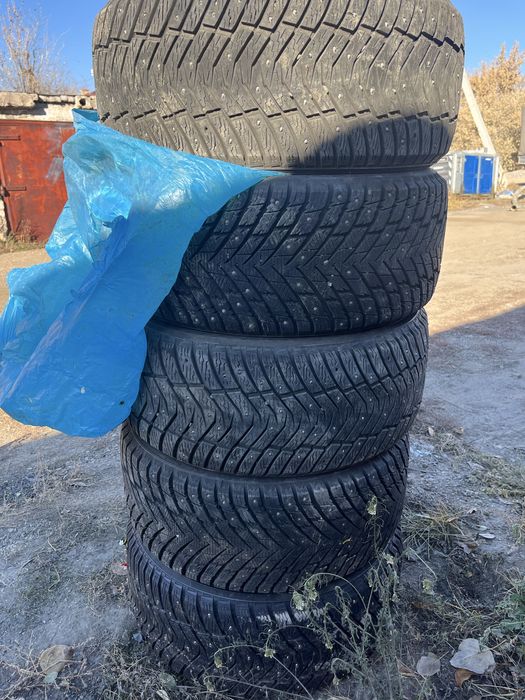 Продам Зимние шины шипованные