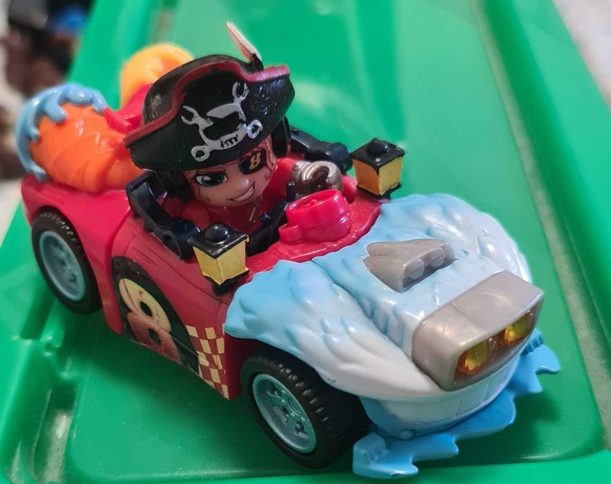 8 Masinute T-Racers dragute