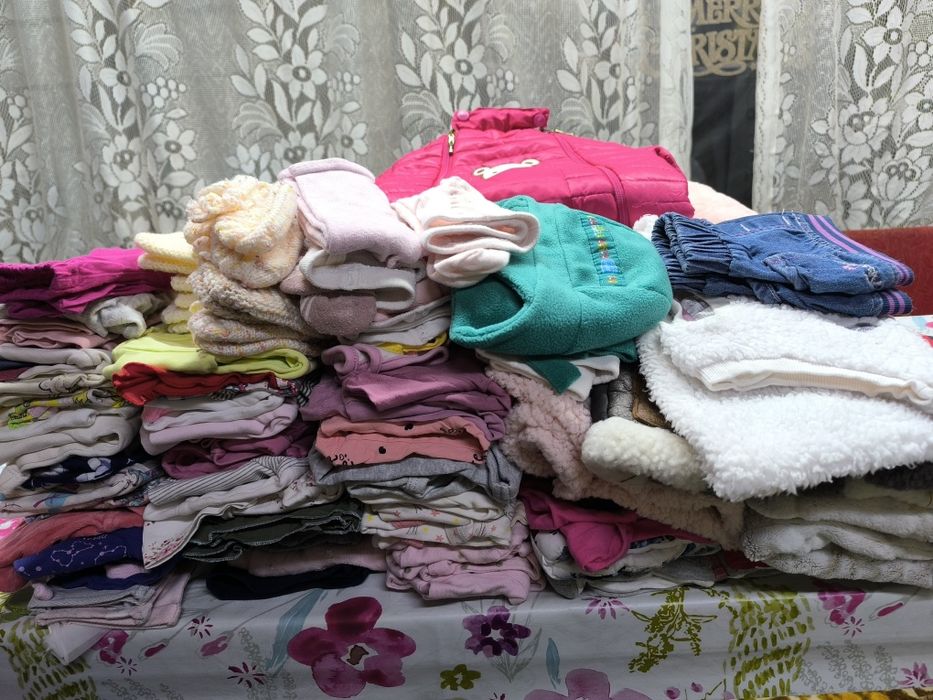 Големи лотове с бебешки дрешки за момиче от 0 до 18 месеца