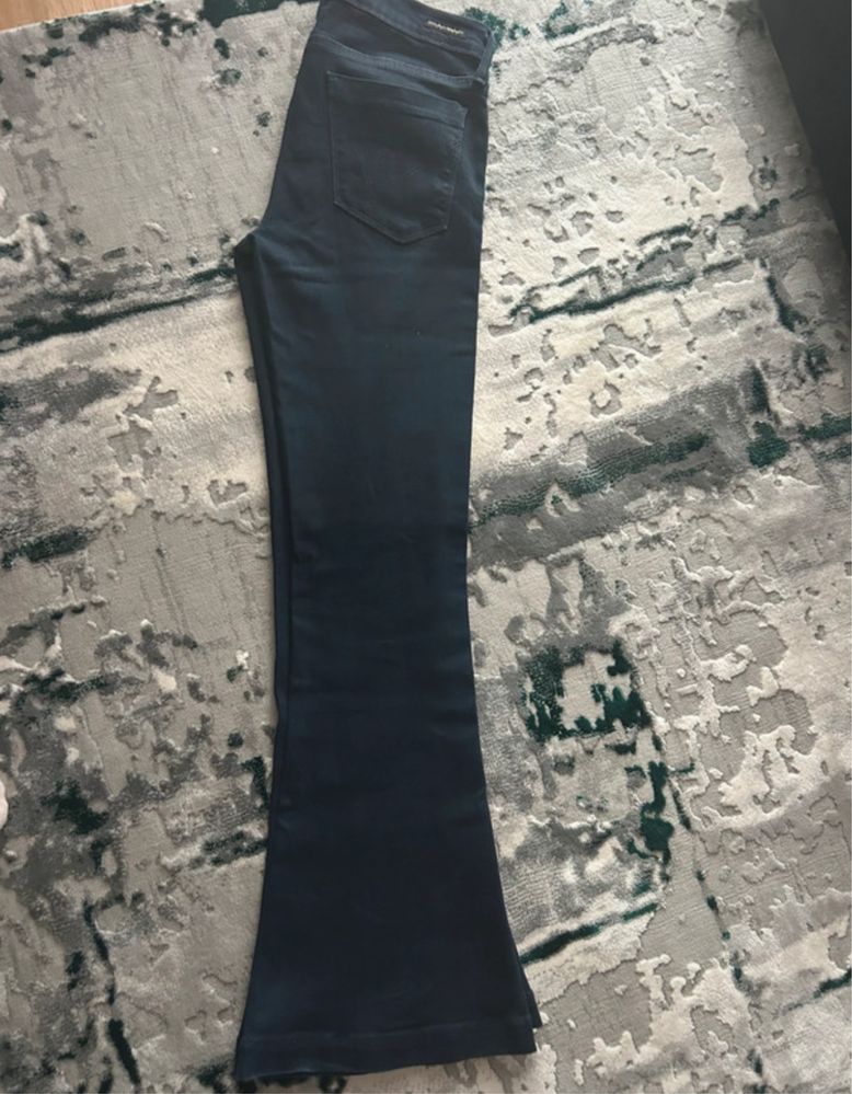 Blugi evazati dama