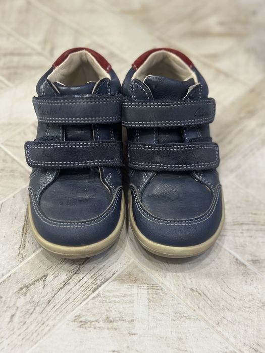 Продам ботинки доя мальчика,кожаные,р23