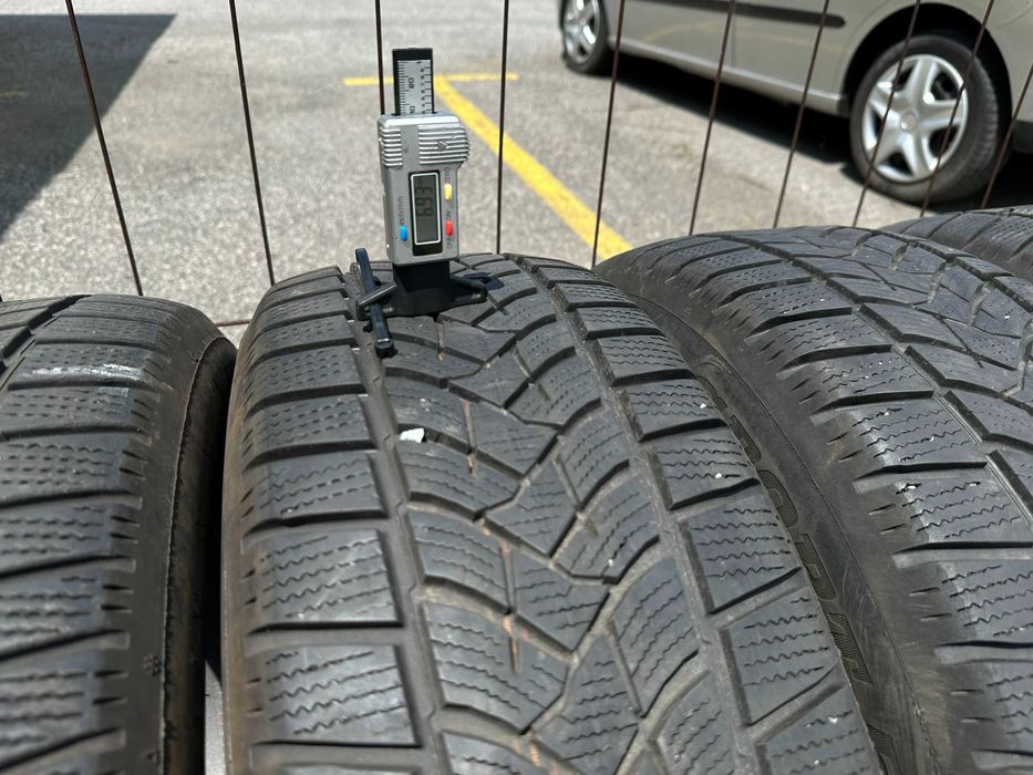 зимни гуми DUNLOP  215/60/17 с ДОТ 32/2018г.
