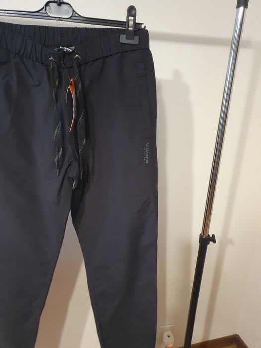 Pantaloni sport barbati Willard marimea S negri