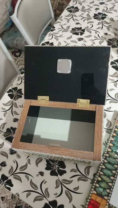 Sandiqcha shkatulka oyna