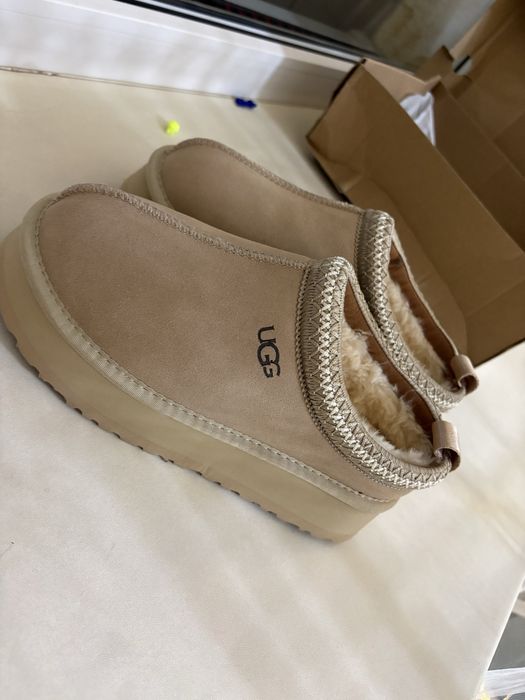 Продам Угги новые