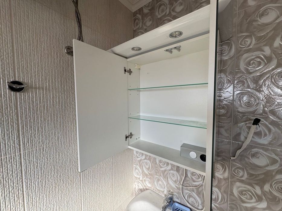 Огледало шкаф за баня