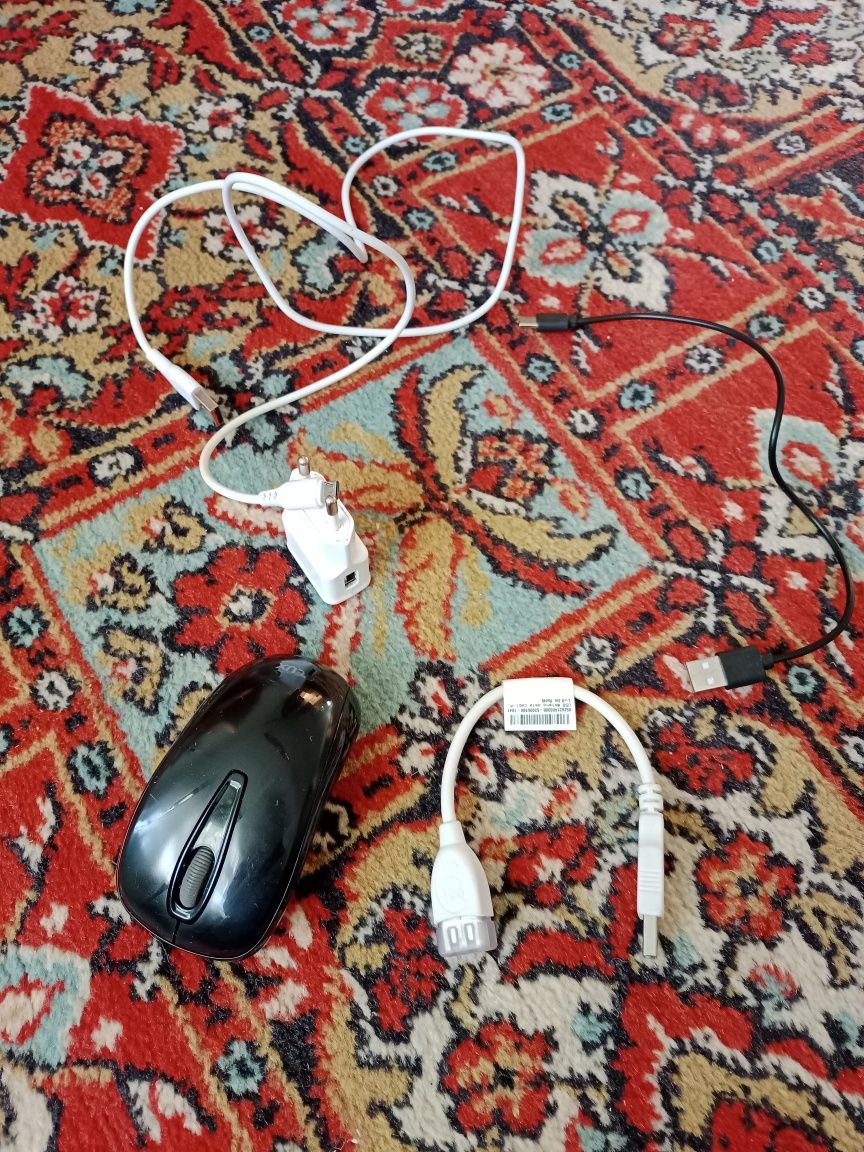Продам компьютерную мышь,зарядное устройство,USB