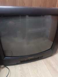 Продаются старые четыре телевизора кому надо звоните.