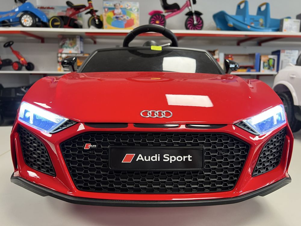 Детска акумулаторна кола Audi R8