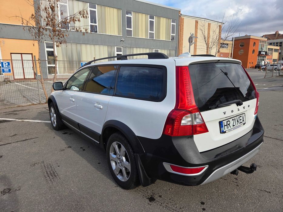 Volvo XC70 2.4 D5 - vând sau schimb cu 4x4 benzină