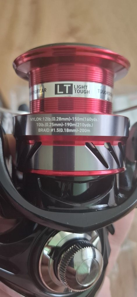 Daiwa Ninja 4000 с резервна шпула.