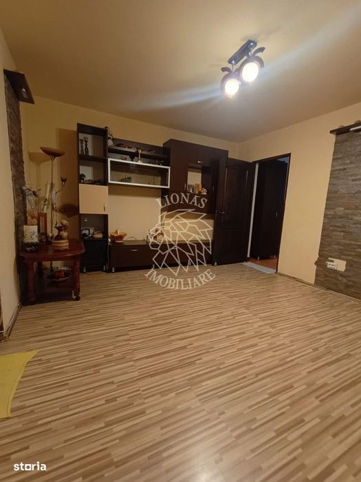 Apartament 4 camere - finisat- lift nou- Zona A.Muresanu- Ocazie!