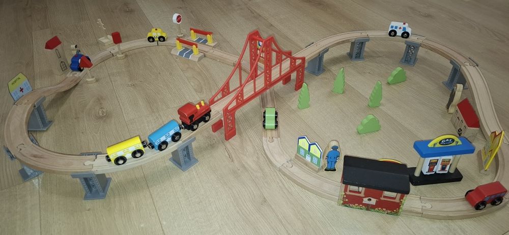 Set trenulet lemn tip hepa