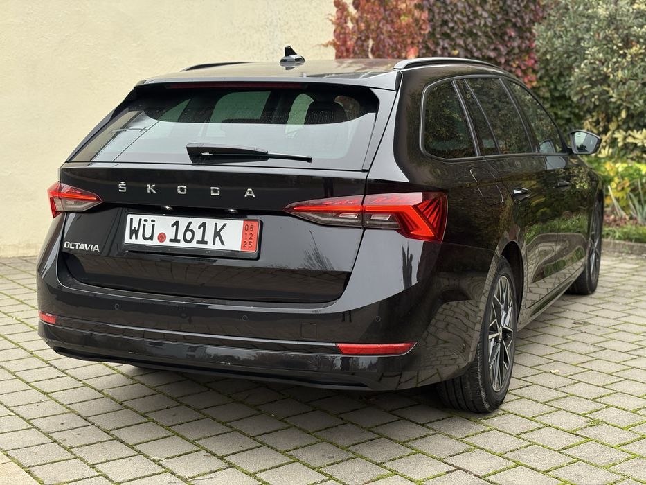 Skoda Octavia:2.0-150 Faruri Matrix/Navi/Lane assist/Volan incalzit