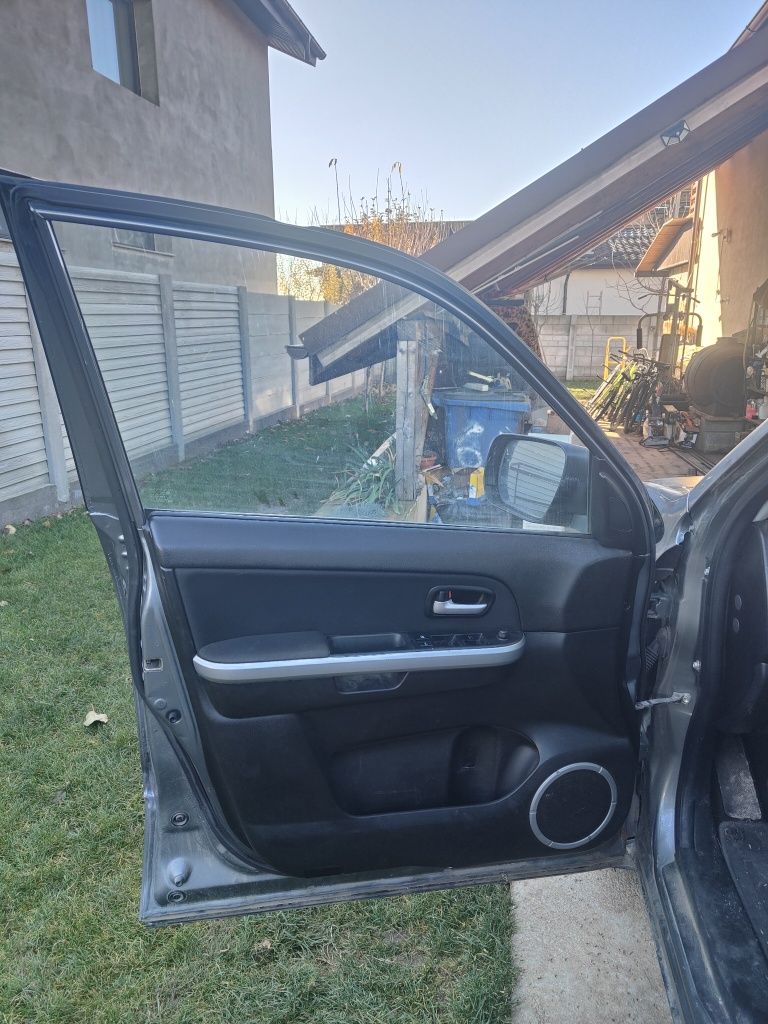 Vând dezmembrez Suzuki Grand Vitara 19 diesel 2007