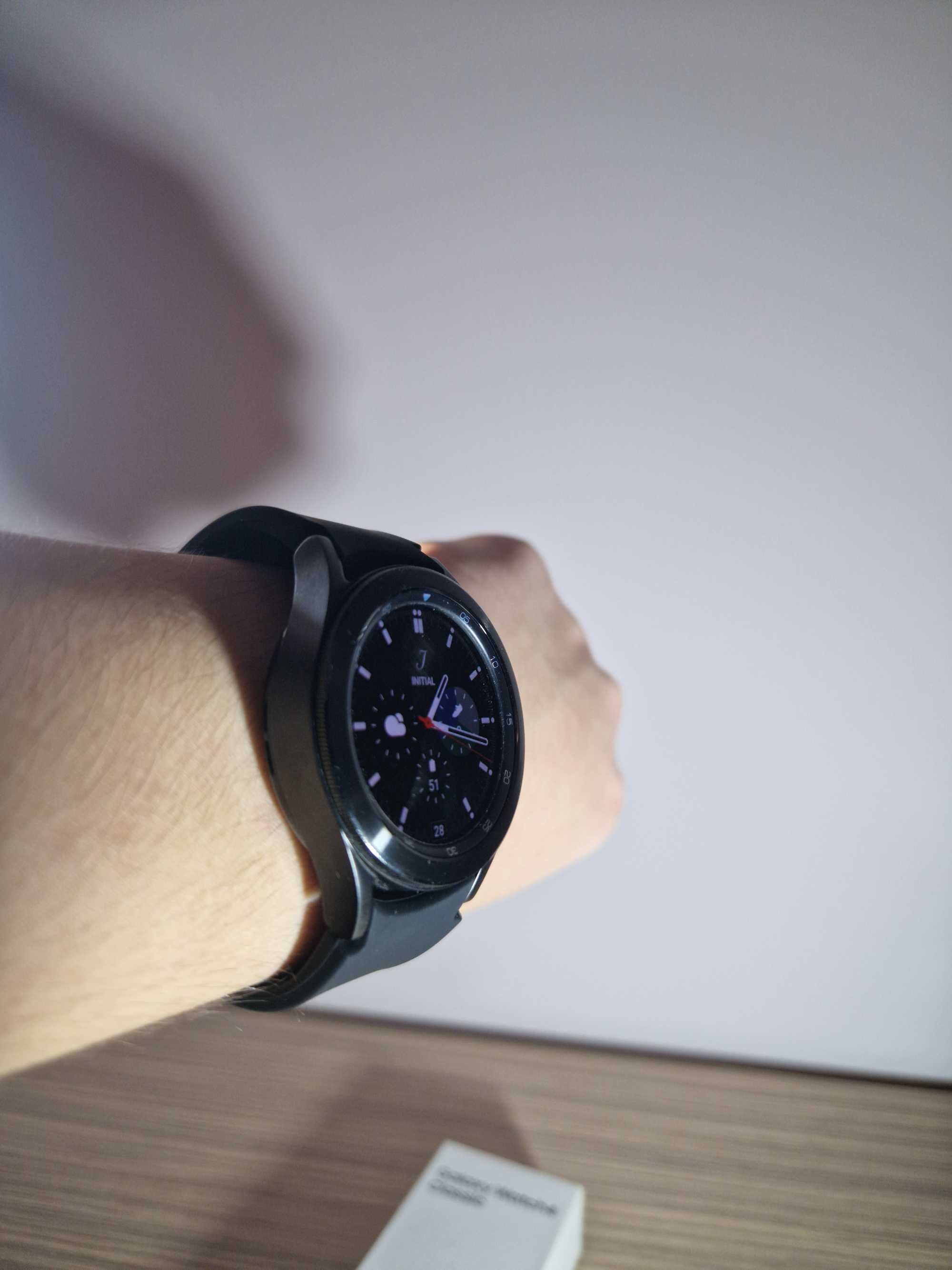 Galaxy Watch 4 Classic 42mm bluetooth  in stare impecabila