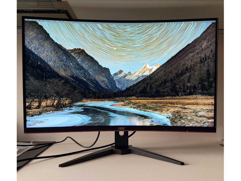 Монитор AOC CQ32G1 31.5" Извит екран - отлично състояние