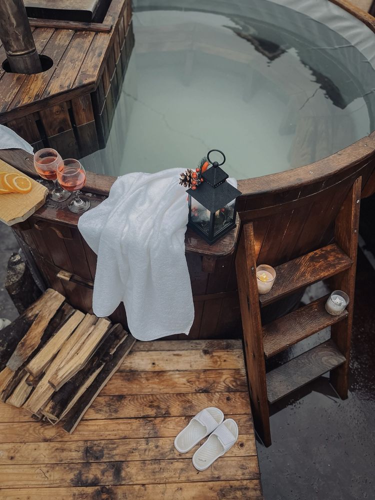 Ciubar cu jacuzzi pe roti de inchiriat  / Ciubar mobil