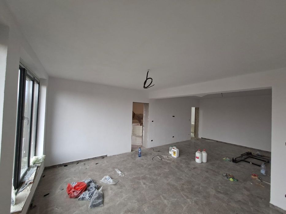 Firma constructii executa interioare/exterioare