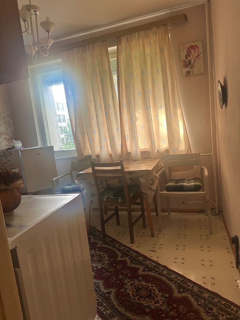 Дава се под наем Едностаен апартамент в София, Надежда 1 - 50 кв.м за 350 € - Снимка #2