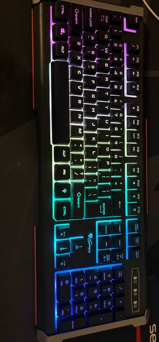 Tastatura Genesis Rhod 400 RGB fara cutie pret negociabil