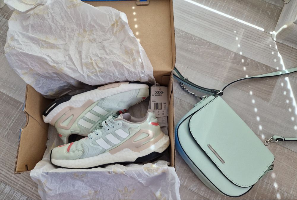 Маратонки Adidas Day Jogger W