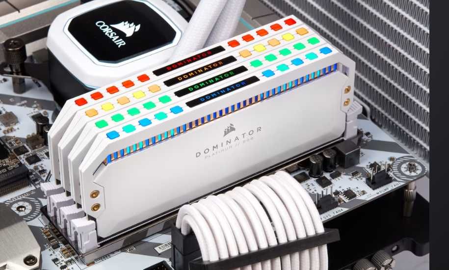 Рам памет Corsair Dominator White RGB 4x8GB 32GB DDR4 3600Mhz