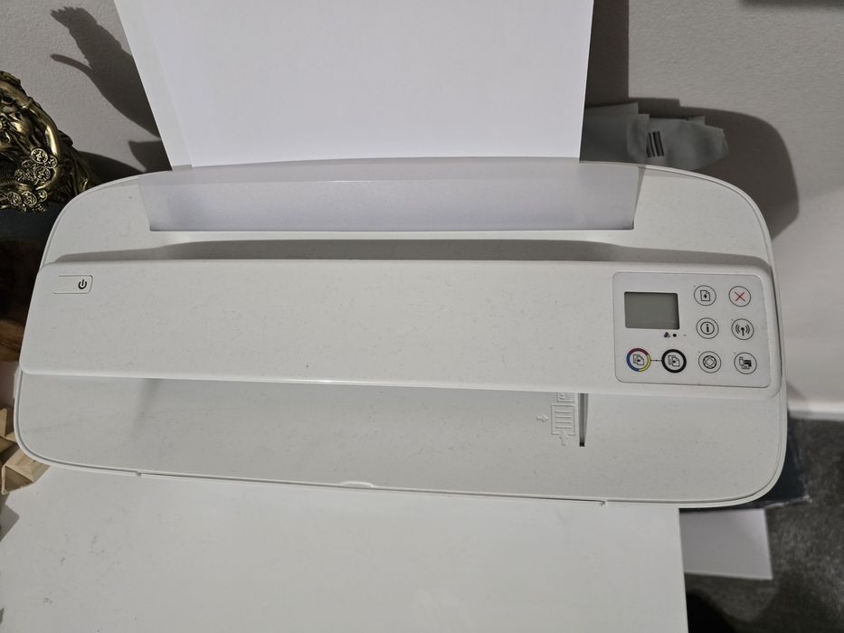 Vând imprimantă HP Desk Jet 3750 Stare foarte buna.