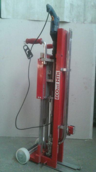 Mașină de montat dibluri pentru hidroizolație