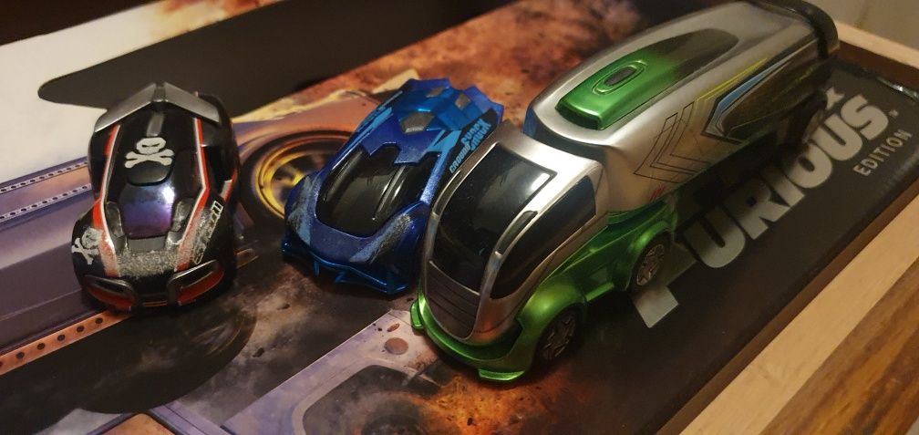 Anki Overdrive Fast Furious + допълнителни колички и трасе