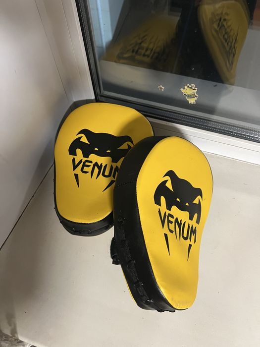 Продам боксерские лапы, практически новые